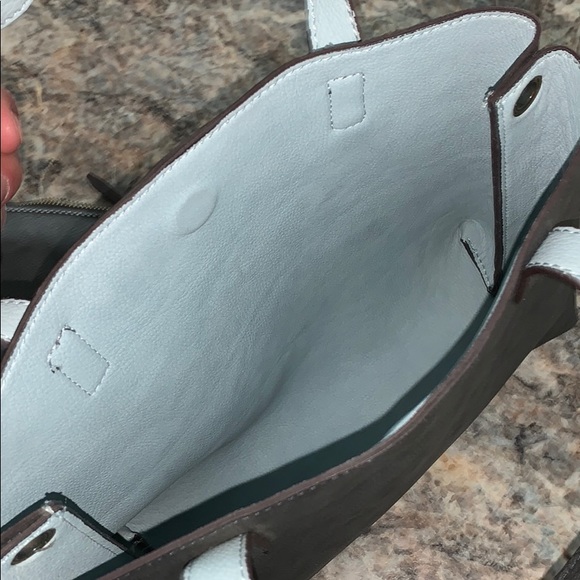 Street Level Tote - Picture 3 of 3